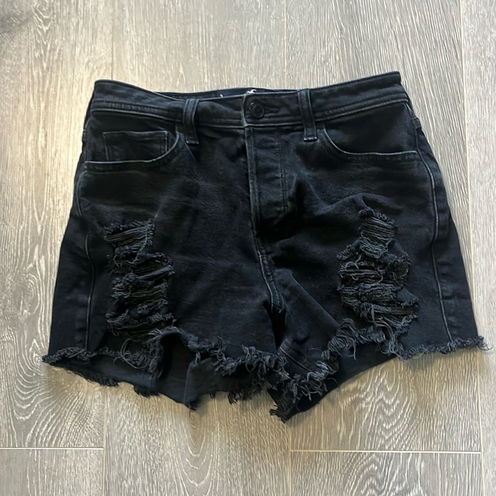 Hollister black curvy high-rise mom short 3” jean shorts